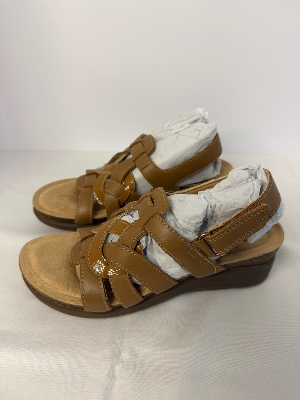 Clark’s Women's Brown Woven Comfort Sandals size 6 NEW